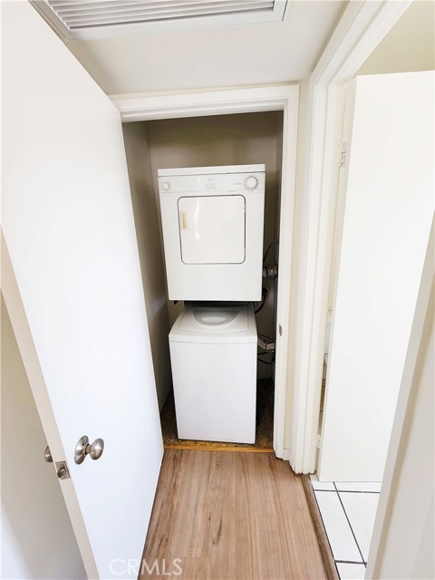 Detail Gallery Image 12 of 13 For 10923 Moorpark St, North Hollywood,  CA 91602 - – Beds | – Baths