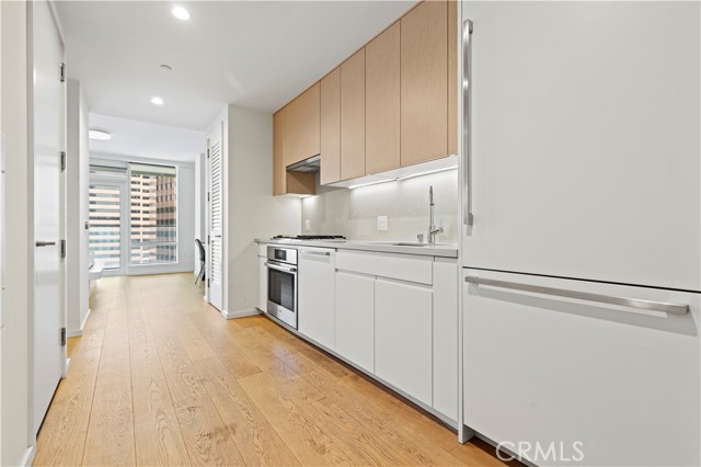 877 Francisco Street, Los Angeles CA: https://media.crmls.org/medias/3ef18e6e-1d06-4e5d-a155-65507a6896d2.jpg