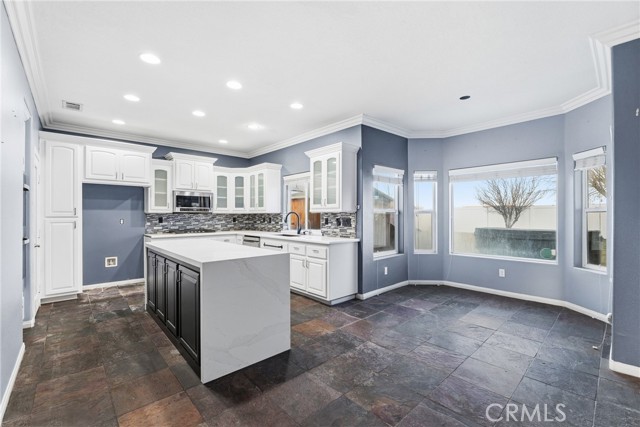 Detail Gallery Image 8 of 37 For 26647 Mainsail, Helendale,  CA 92342 - 4 Beds | 2/1 Baths