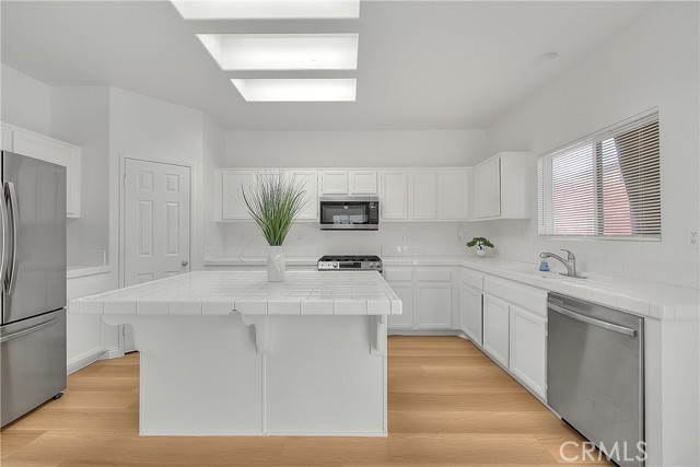 13207 Eastview, Victorville CA: https://media.crmls.org/medias/3ef4c48a-c90d-4f27-859a-bee38f2a4bb9.jpg