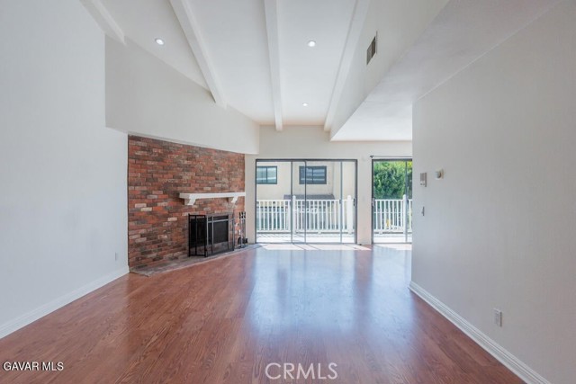 Detail Gallery Image 5 of 42 For 18452 Lemarsh St #48,  Northridge,  CA 91325 - 2 Beds | 3 Baths