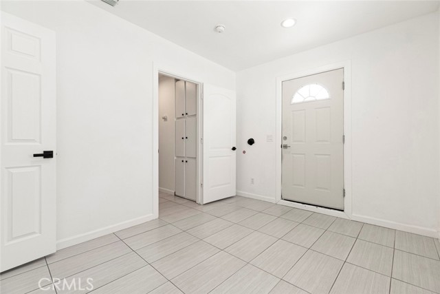 10265 Strathern Street, Sun Valley CA: https://media.crmls.org/medias/3ef64636-0b5a-4b9f-ae8a-f8fc93d15634.jpg