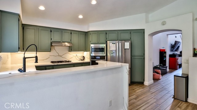 Photo #8: OC24027677 Listing 