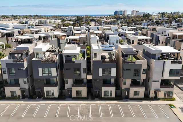 608 Malibu, Costa Mesa CA: https://media.crmls.org/medias/3ef73ca7-f602-4e80-b1a2-ca4a73e5c99c.jpg