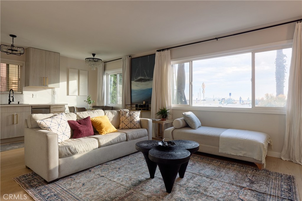 5267 E Ocean Boulevard