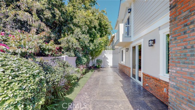 Detail Gallery Image 23 of 75 For 1102 Slauson Ln, Redondo Beach,  CA 90278 - 5 Beds | 4 Baths
