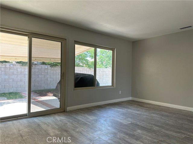 Detail Gallery Image 6 of 17 For 17175 Micallef St, Fontana,  CA 92336 - 3 Beds | 2 Baths