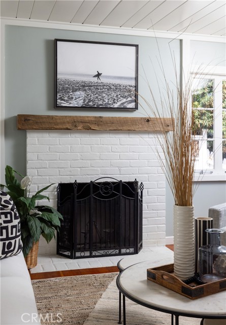 425 Monterey Drive, Laguna Beach CA: https://media.crmls.org/medias/3ef92377-62e9-4a05-924a-e69013afe439.jpg
