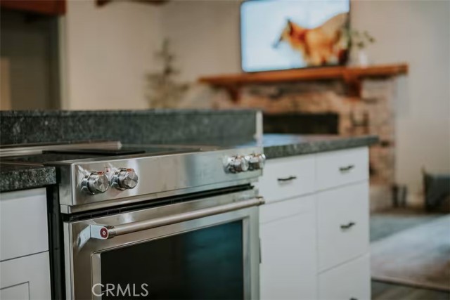 51259 Bon Veu Drive, Oakhurst CA: https://media.crmls.org/medias/3ef9c75b-93b3-47e8-a170-7a9e4bcb2863.jpg