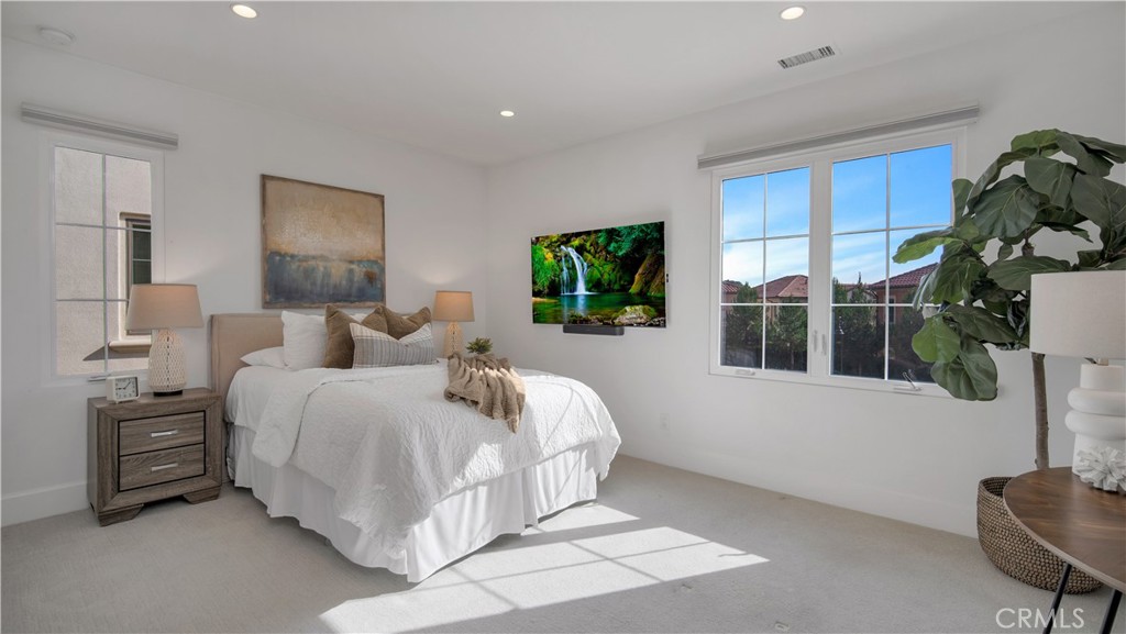 MLS #OC25256306 image #31