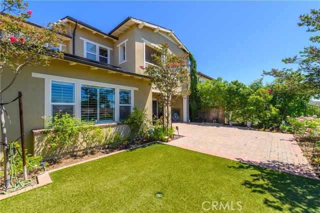 62 Heirloom, Irvine CA: https://media.crmls.org/medias/3efa6f4a-f302-4c09-baf4-45a0240d80fe.jpg