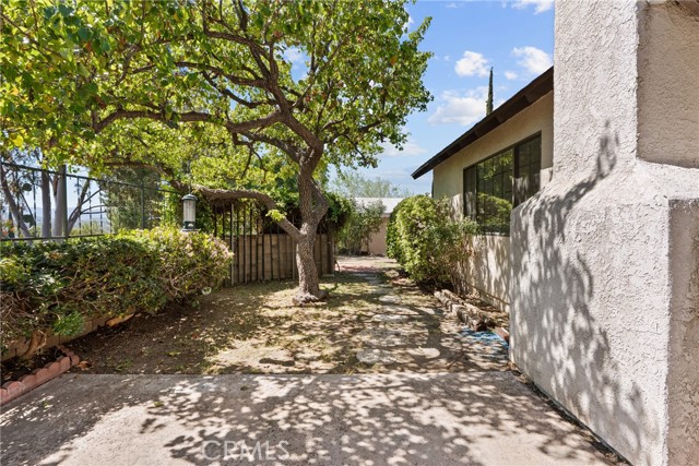 Detail Gallery Image 48 of 60 For 18826 Cabral, Canyon Country,  CA 91351 - 5 Beds | 3 Baths