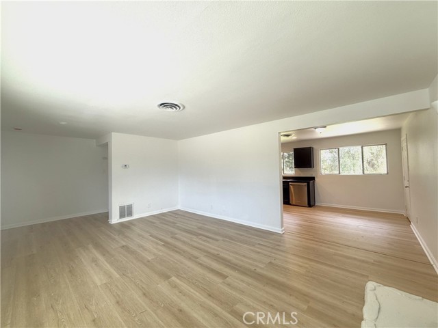 Detail Gallery Image 4 of 14 For 4615 Mobley Ave, Riverside,  CA 92505 - 3 Beds | 1 Baths