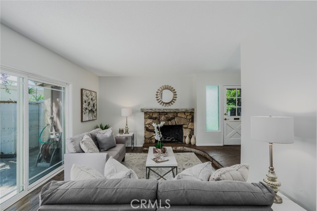 Detail Gallery Image 6 of 37 For 1919 Sherry Ln #28,  Santa Ana,  CA 92705 - 3 Beds | 2 Baths