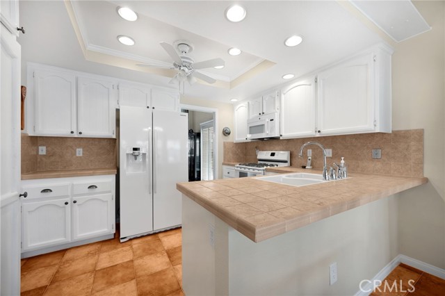 Detail Gallery Image 5 of 26 For 5890 via Santana, Yorba Linda,  CA 92887 - 3 Beds | 2 Baths