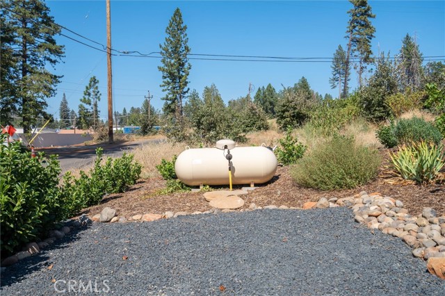 6354 Berkshire Avenue, Paradise CA: https://media.crmls.org/medias/3efdc102-a487-49c8-a271-8290f031c284.jpg