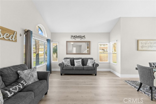 Detail Gallery Image 8 of 75 For 2488 W Summerset Dr, Rialto,  CA 92377 - 4 Beds | 3 Baths