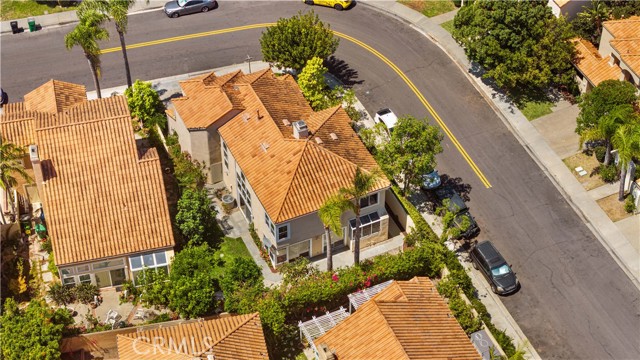 32 Belcanto, Irvine CA: https://media.crmls.org/medias/3eff2602-4afc-41c9-9d6d-39d62e2d78bb.jpg