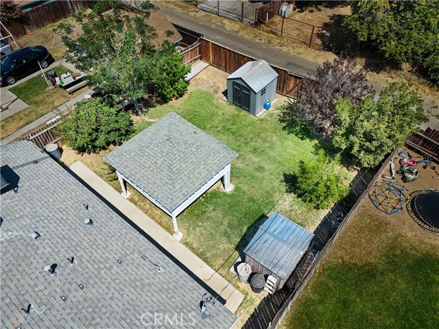 518 Lincoln Avenue, Bakersfield CA: https://media.crmls.org/medias/3eff7963-f6ae-411c-8946-498fd3bc5991.jpg