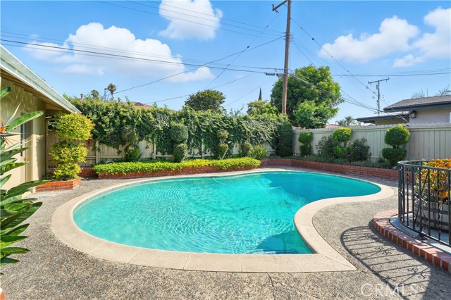 9331 Mikinda Avenue, La Habra CA: https://media.crmls.org/medias/3f00fe6a-b1e5-4558-abbe-3c3ff1b38af2.jpg