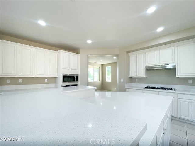 Detail Gallery Image 8 of 46 For 6727 Miramar, Palmdale,  CA 93551 - 5 Beds | 2/1 Baths