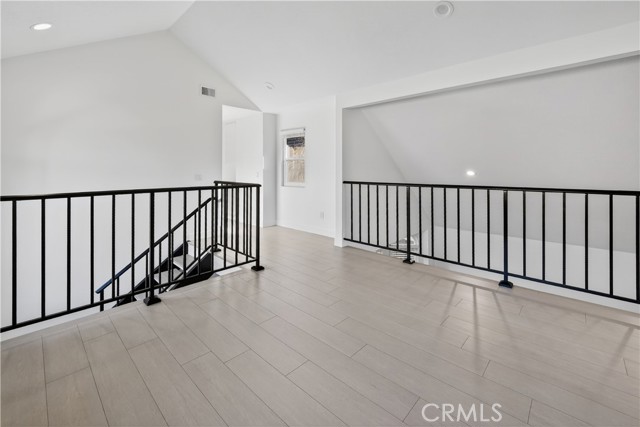 Detail Gallery Image 20 of 42 For 26921 Terri Dr, Canyon Country,  CA 91351 - 3 Beds | 2/1 Baths