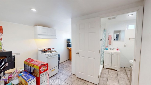 5854 Woodlawn Avenue, Los Angeles CA: https://media.crmls.org/medias/3f01fcdb-8c05-4ee5-9e41-07eb61669bab.jpg