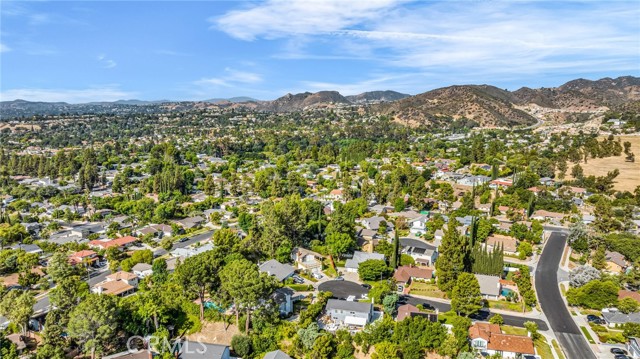 8404 Joan Lane, West Hills CA: https://media.crmls.org/medias/3f02837c-519b-4ed9-96c2-dfa9d121e5d9.jpg