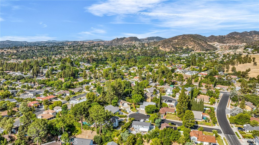 https://media.crmls.org/medias/3f02837c-519b-4ed9-96c2-dfa9d121e5d9.jpg?preset=X-Large
