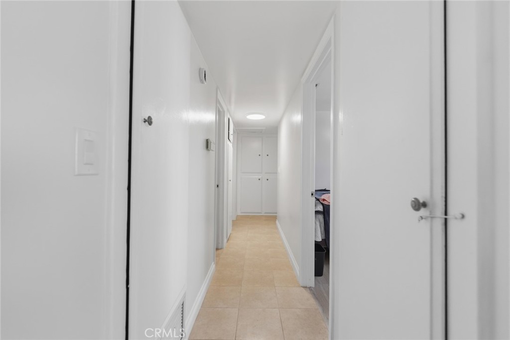 https://media.crmls.org/medias/3f02b4a1-0c0d-447c-8dfe-39c56cfe74eb.jpg?preset=X-Large