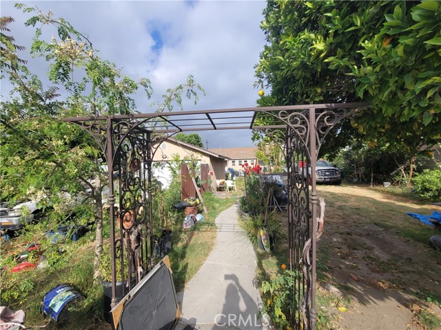 12907 S Willowbrook Avenue, Compton CA: https://media.crmls.org/medias/3f02fcac-9011-4254-8d47-c2df884a5dc0.jpg