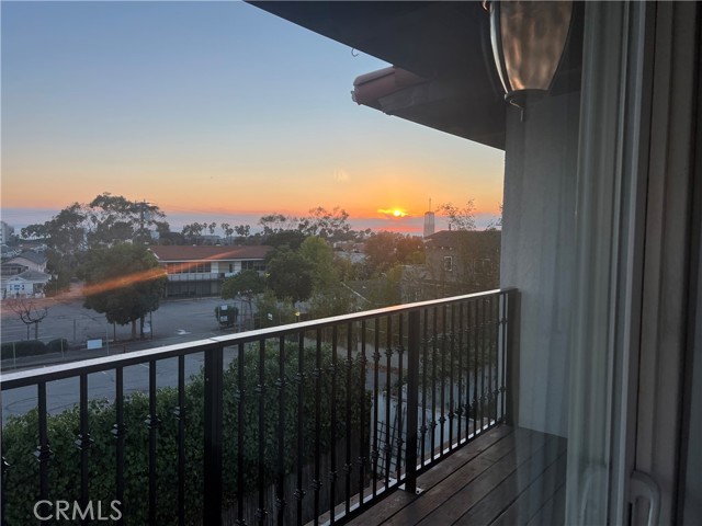 807 El Redondo Avenue, Redondo Beach CA: https://media.crmls.org/medias/3f039934-5852-4da6-8a8b-38d61cebb1de.jpg