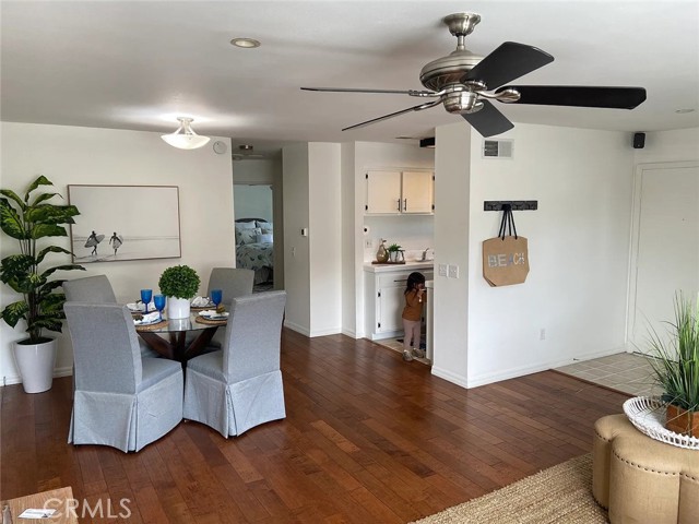 Detail Gallery Image 2 of 16 For 4608 via Vista, Huntington Beach,  CA 92649 - 2 Beds | 1 Baths
