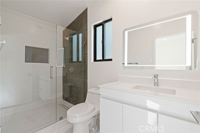 Detail Gallery Image 14 of 15 For 20509 Califa, Woodland Hills,  CA 91367 - 4 Beds | 4 Baths