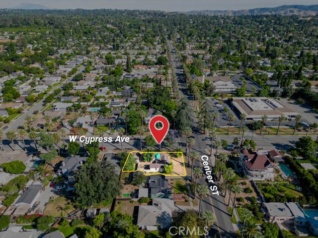 555 S Center St., Redlands CA: https://media.crmls.org/medias/3f04ed76-3fdb-4419-8db2-dce9ac4b3c9d.jpg