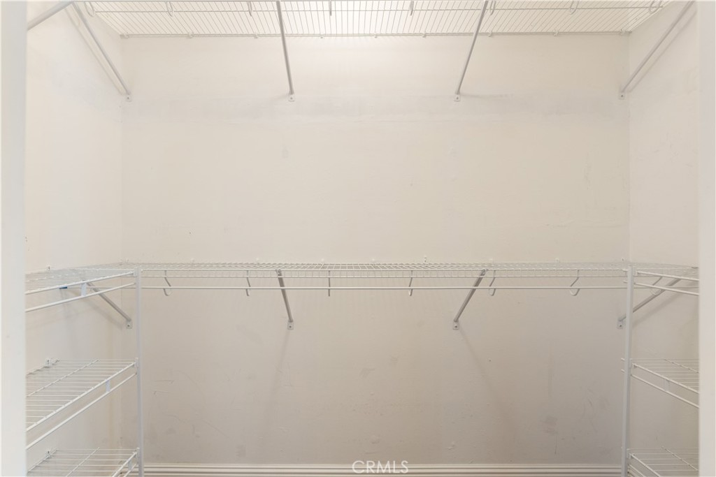https://media.crmls.org/medias/3f051d1a-af2a-443f-9ab7-37e927d7b194.jpg?preset=X-Large