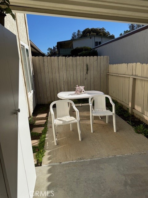 Detail Gallery Image 8 of 10 For 26348 B Oak Plain, Newhall,  CA 91321 - 2 Beds | 2 Baths