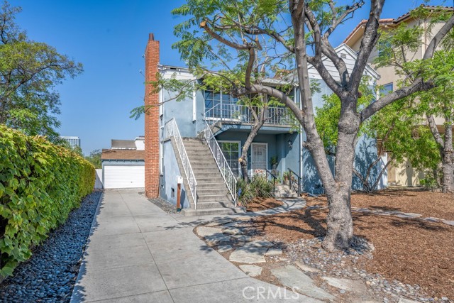 709 N Howard Street, Glendale CA: https://media.crmls.org/medias/3f066fcc-8d79-489e-8fcd-bafcab0d5305.jpg