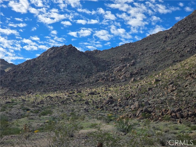 Detail Gallery Image 2 of 2 For 82302 Raymond, Twentynine Palms,  CA 92277 - – Beds | – Baths