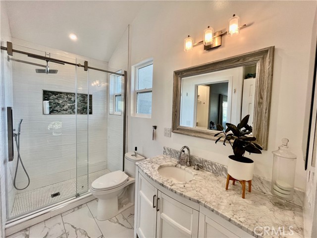 Guest suite bathroom