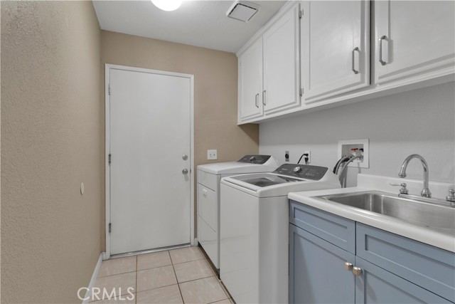 13950 High Falls Trail, Apple Valley CA: https://media.crmls.org/medias/3f07a7dd-a72e-444d-a188-af1d8cd132e3.jpg