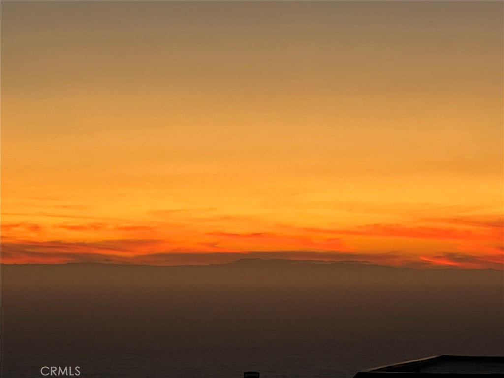 https://media.crmls.org/medias/3f07dc96-aff2-4c58-8c13-f67264622987.jpg?preset=X-Large