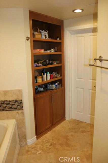 140 The Village, Redondo Beach, California 90277, 1 Bedroom Bedrooms, ,1 BathroomBathrooms,Residential,Sold,The Village,SB14184276