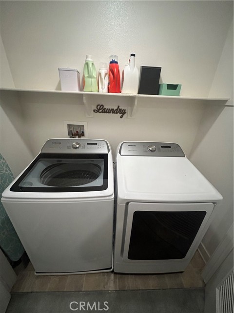 Detail Gallery Image 31 of 37 For 12745 Watt Ln #B,  Sylmar,  CA 91342 - 4 Beds | 3/1 Baths