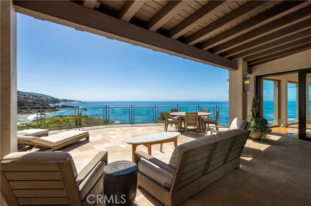 1901 Ocean Way, Laguna Beach CA: https://media.crmls.org/medias/3f083a0f-9ee8-4e2f-a360-28a555c9c282.jpg