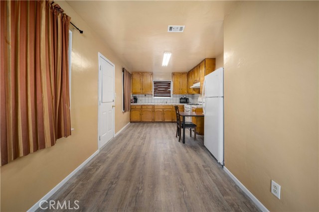 Detail Gallery Image 6 of 12 For 2400 Lucky St, Bakersfield,  CA 93307 - 3 Beds | 1 Baths