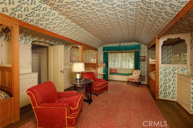 Detail Gallery Image 17 of 75 For 28641 North Shore Rd, Lake Arrowhead,  CA 92352 - 14 Beds | 11/1 Baths