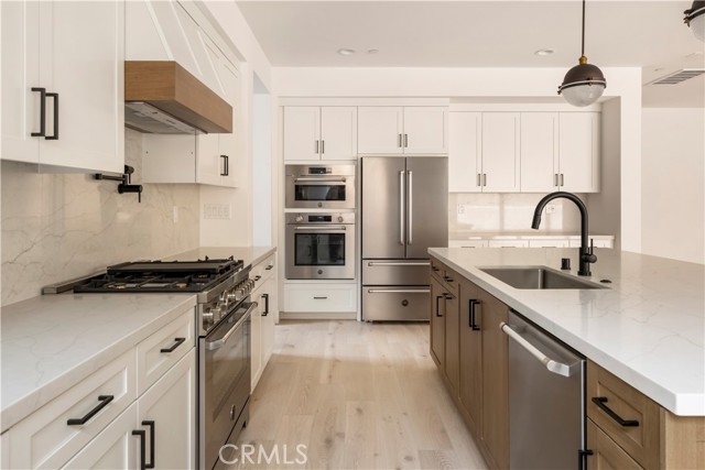 195 E Palm Street, Altadena CA: https://media.crmls.org/medias/3f099aa6-5558-45bd-af7f-9a8a90707430.jpg