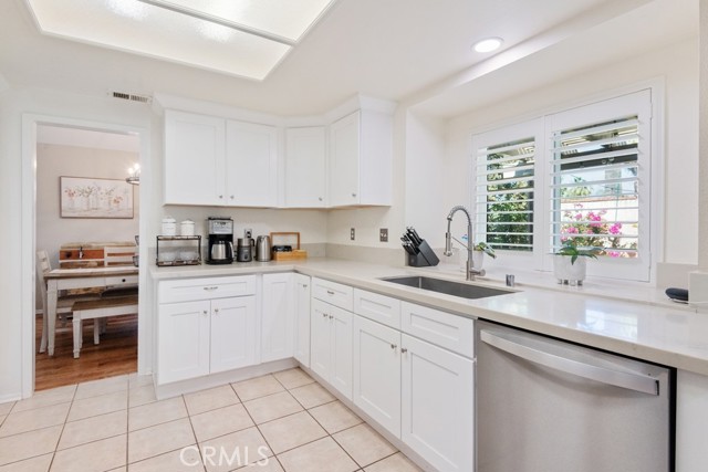 Detail Gallery Image 10 of 29 For 212 Eastpark Ln, Redlands,  CA 92374 - 3 Beds | 2/1 Baths