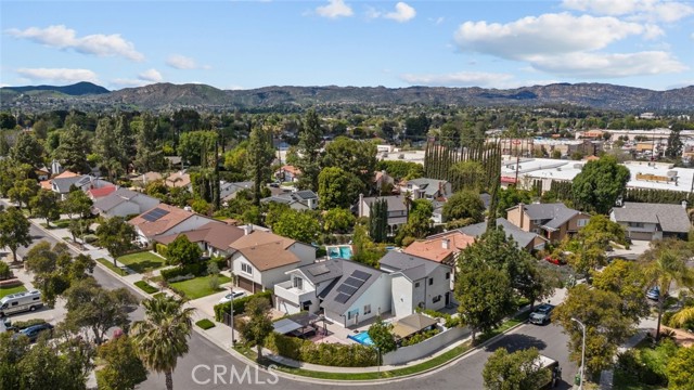 22835 Styles Street, Woodland Hills CA: https://media.crmls.org/medias/3f0a36f3-bbd4-4820-9db8-f6fab27fd44d.jpg